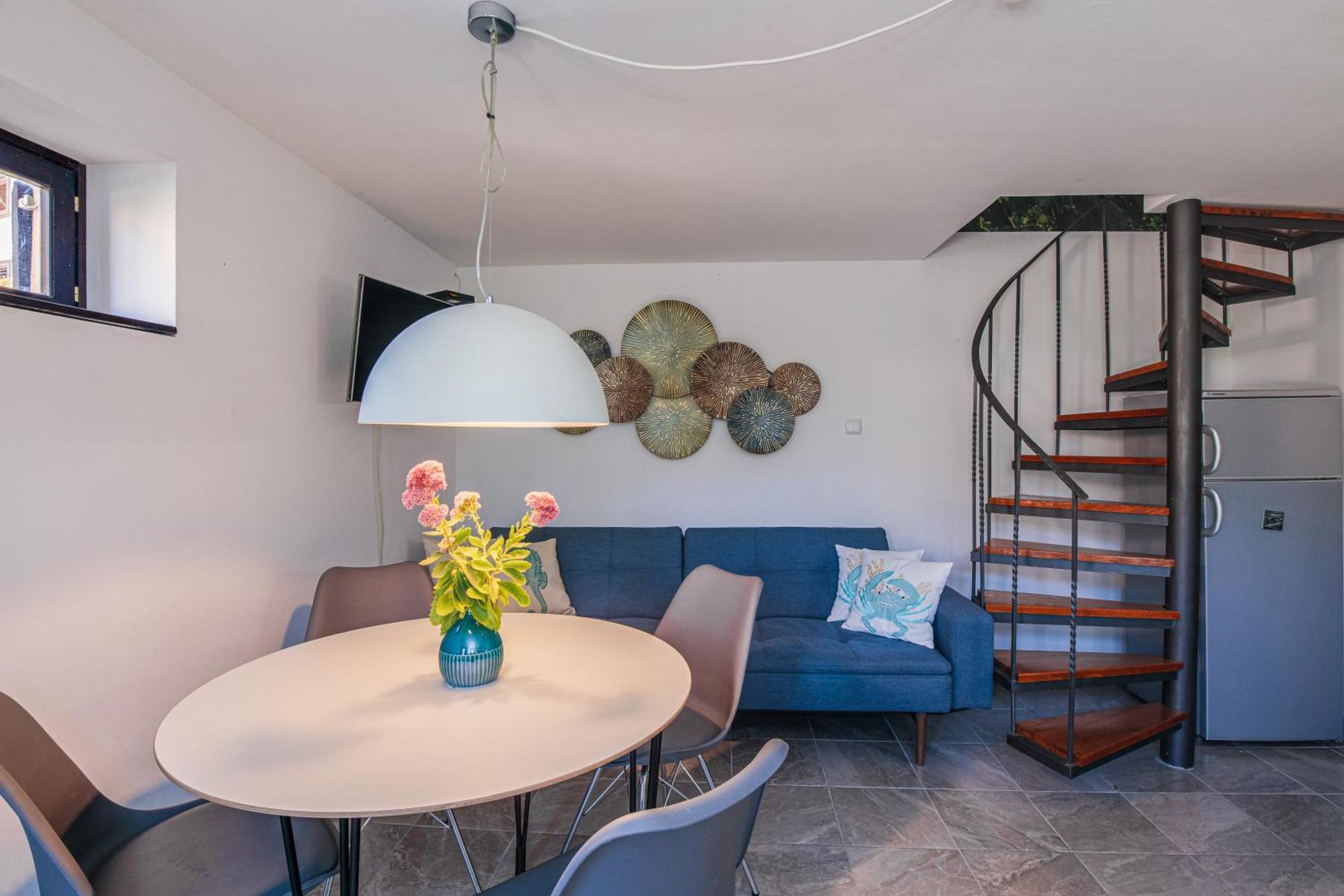 Apartments Lina Vrh  Extérieur photo